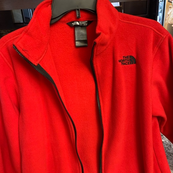 2 in1 north face coat with hood. - Picture 2 of 6